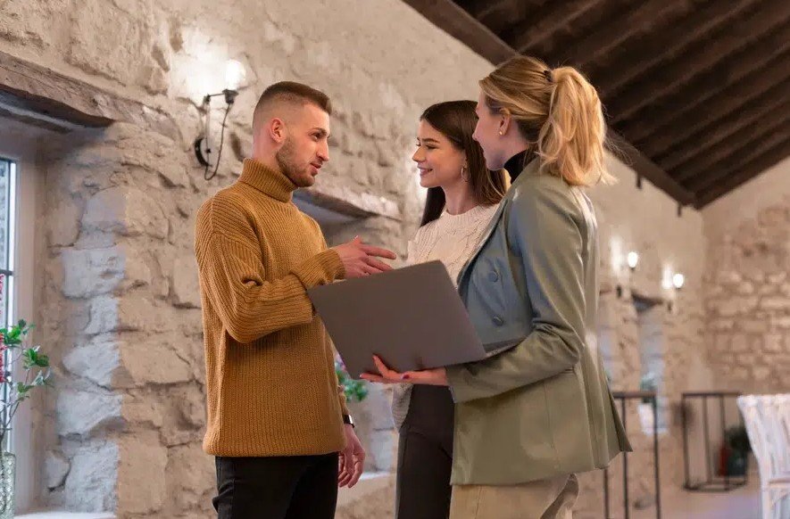 Building a Stronger Online Presence for Your Real Estate Business Building a Stronger Online Presence for Your Real Estate Business