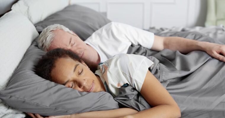 Cooling Sheet Sets: The Nighttime Solution for Menopause-Related Night Sweats